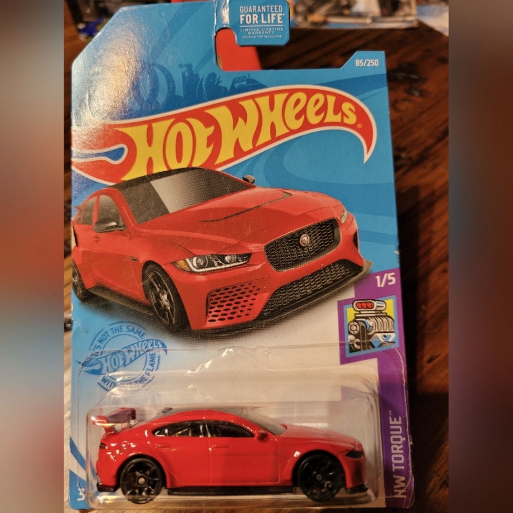HOT WHEELS JAGUAR